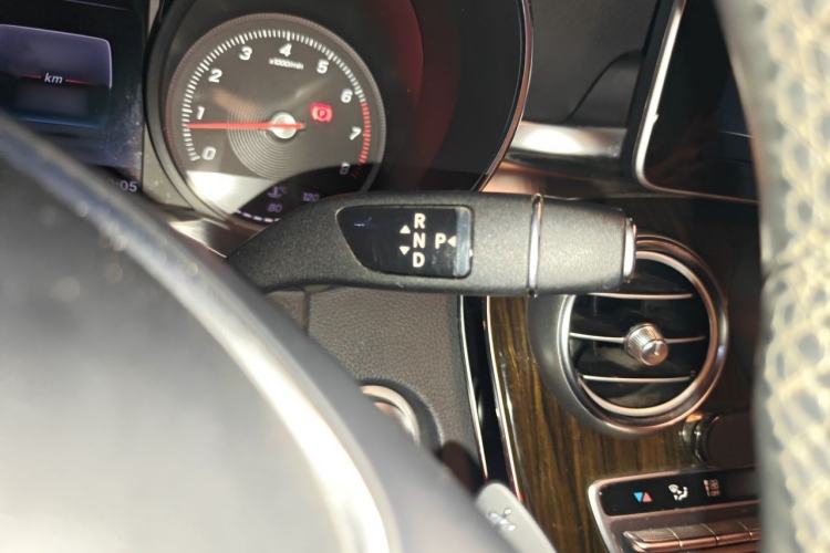 Used Mercedes-Benz C-Class 2015 Revised C 200 L Sport Edition Gear Lever