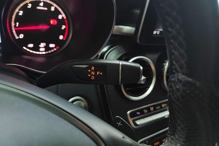Used Mercedes-Benz C-Class 2015 Revised C 200 L Sport Edition Gear Lever