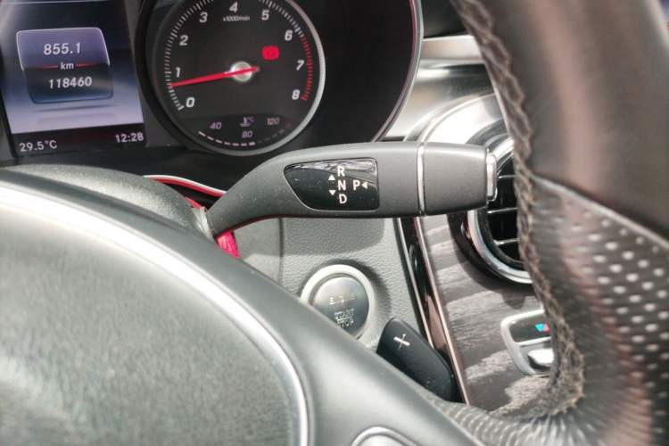 Used Mercedes-Benz C-Class 2015 Revised C 200 L Sport Edition Gear Lever