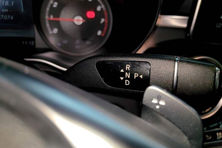 Used Mercedes-Benz C-Class 2015 C 300 Sport Edition Gear Lever