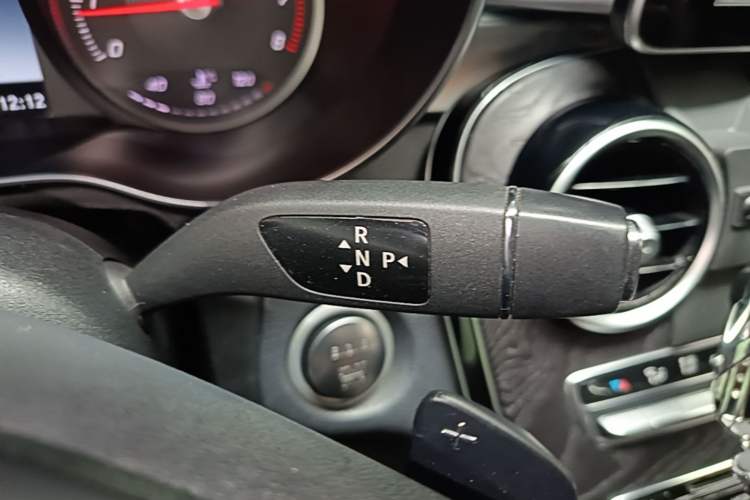 Used Mercedes-Benz C-Class 2015 Restyled C 180 L Sport Edition Gear Lever
