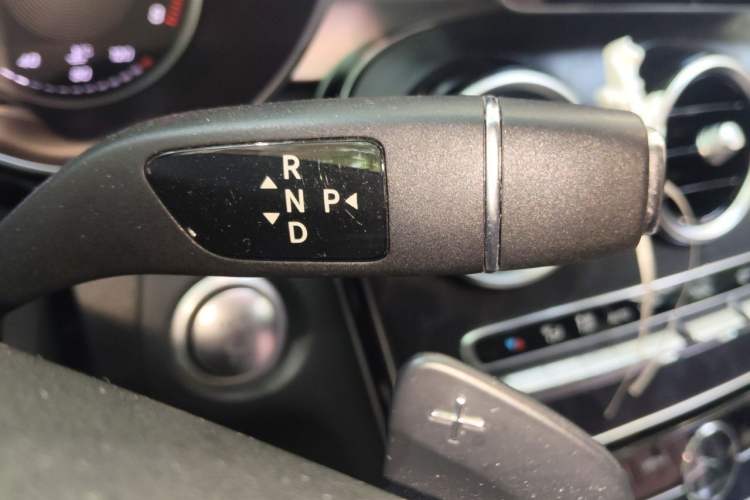 Used Mercedes-Benz C-Class 2015 Revised C 200 L Sport Edition Gear Lever