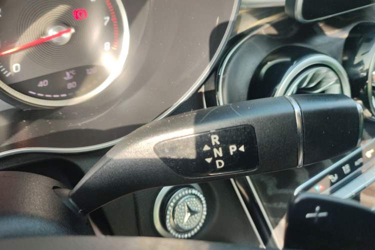 Used Mercedes-Benz C-Class 2015 Restyled C 180 L Sport Edition Gear Lever