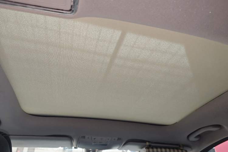 Used Mercedes-Benz C-Class 2015 Facelift C 200 L Headliner