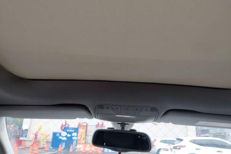 Used Mercedes-Benz C-Class 2015 Revised C 200 L Sport Edition Headliner
