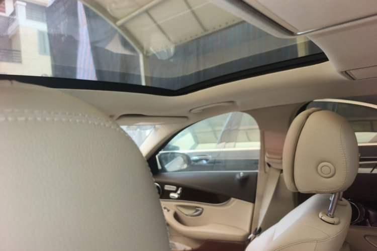 Used Mercedes-Benz C-Class 2015 Facelift C 200 L Headliner