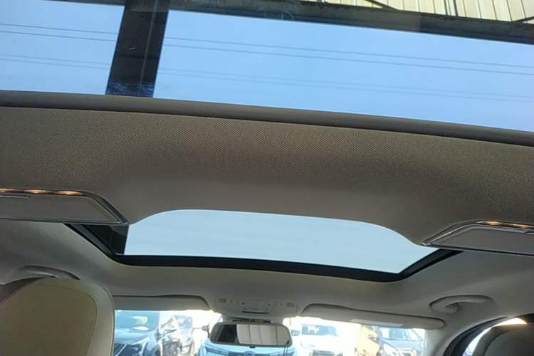 Used Mercedes-Benz C-Class 2015 C 200 L 4MATIC Sport Edition Headliner