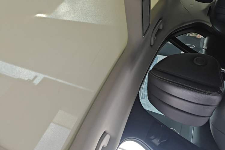 Used Mercedes-Benz C-Class 2015 Revised C 200 L Sport Edition Headliner