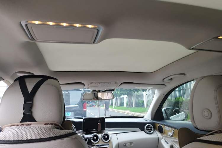 Used Mercedes-Benz C-Class 2015 C 200 L Headliner