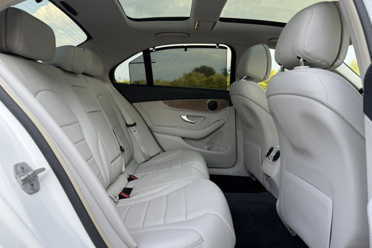 Used Mercedes-Benz C-Class 2015 C 200 L Headliner