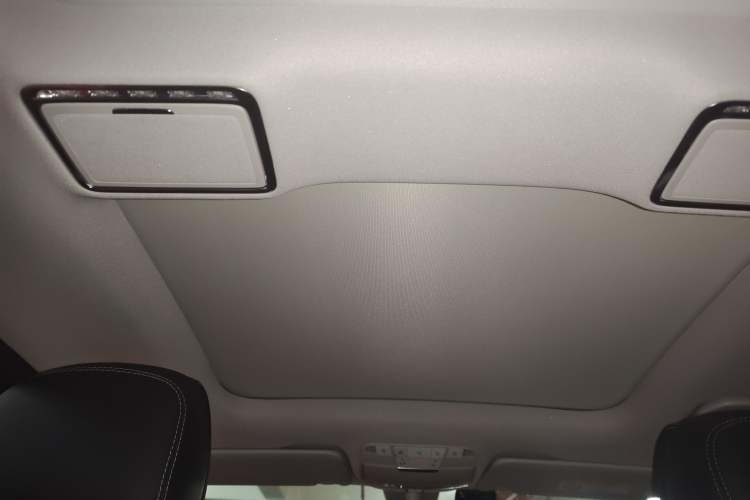 Used Mercedes-Benz C-Class 2015 Revised C 200 L Sport Edition Headliner