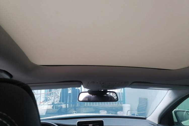 Used Mercedes-Benz C-Class 2015 Facelift C 200 L Headliner