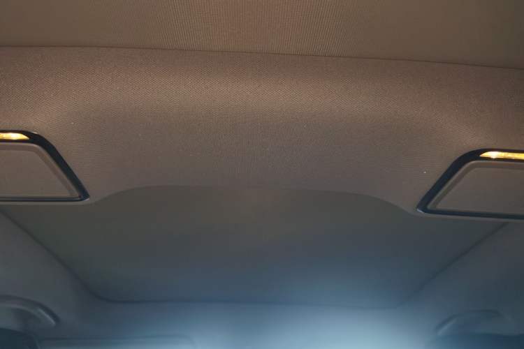 Used Mercedes-Benz C-Class 2015 Facelift C 200 L Headliner