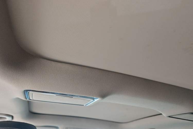 Used Mercedes-Benz C-Class 2015 C 200 L Headliner