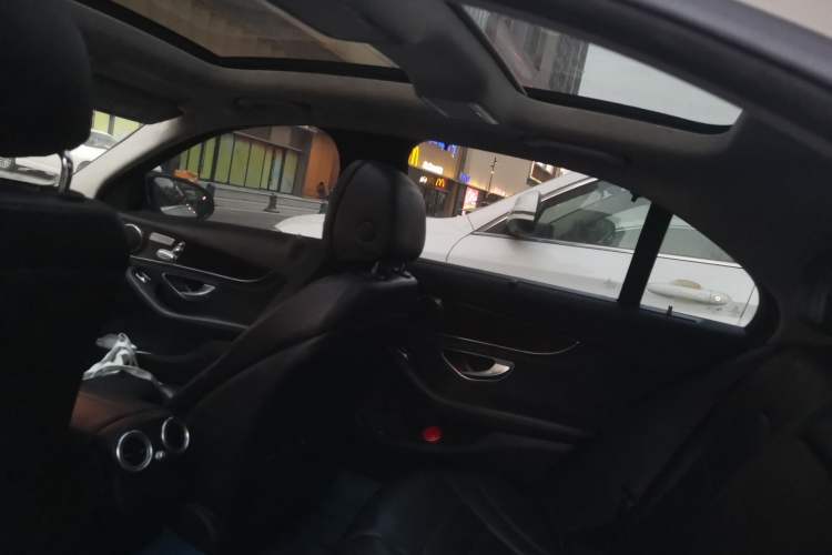 Used Mercedes-Benz C-Class 2015 C 200 L Headliner