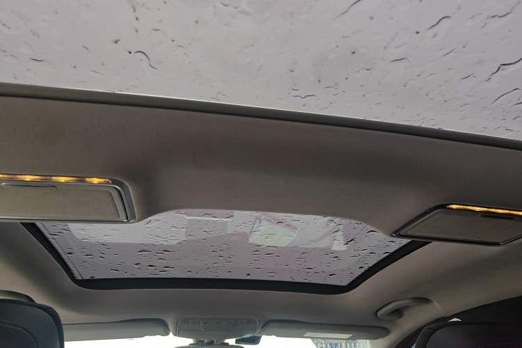 Used Mercedes-Benz C-Class 2015 Revised C 200 L Sport Edition Headliner