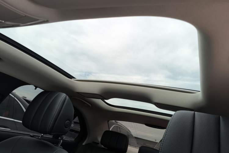 Used Mercedes-Benz C-Class 2015 C 200 L 4MATIC Sport Edition Headliner