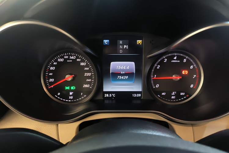 Used Mercedes-Benz C-Class 2015 Revised C 200 L Sport Edition Instrument Cluster