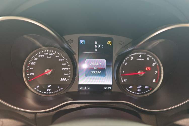 Used Mercedes-Benz C-Class 2015 Facelift C 200 L Instrument Cluster