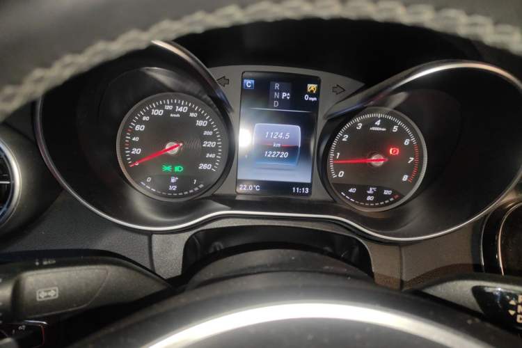Used Mercedes-Benz C-Class 2015 Facelift C 180 L Instrument Cluster