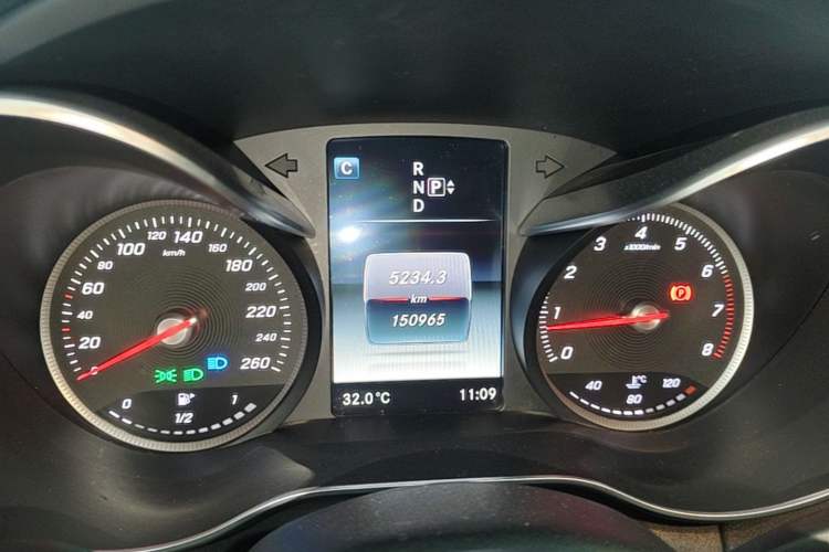 Used Mercedes-Benz C-Class 2015 Revised C 200 L Sport Edition Instrument Cluster