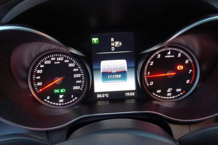 Used Mercedes-Benz C-Class 2015 C 200 L Instrument Cluster