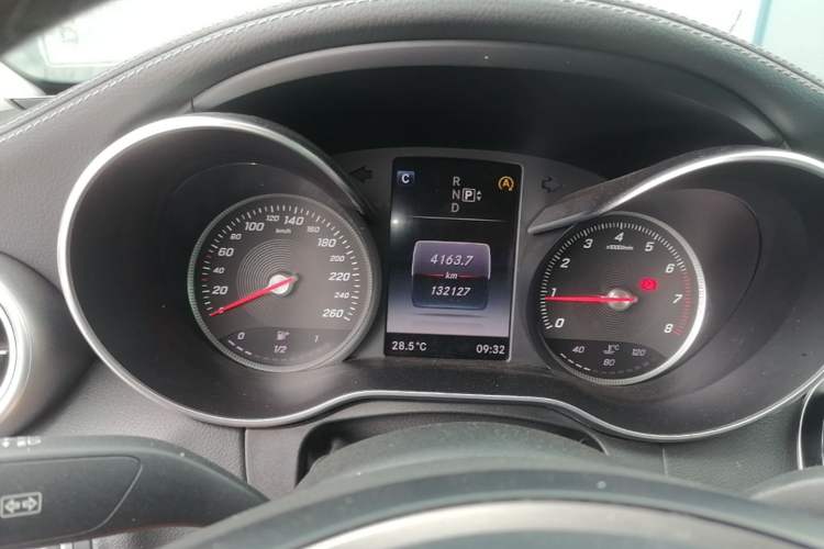 Used Mercedes-Benz C-Class 2015 Facelift C 200 L Instrument Cluster