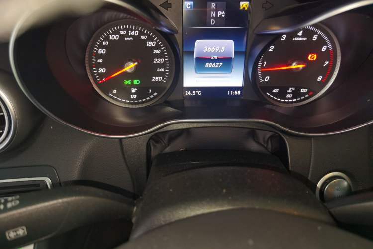 Used Mercedes-Benz C-Class 2015 Facelift C 200 L Instrument Cluster