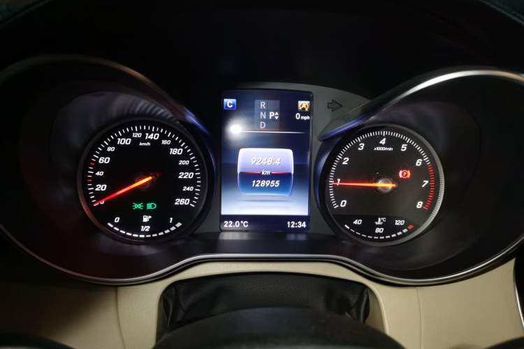 Used Mercedes-Benz C-Class 2015 Revised C 200 L Sport Edition Instrument Cluster