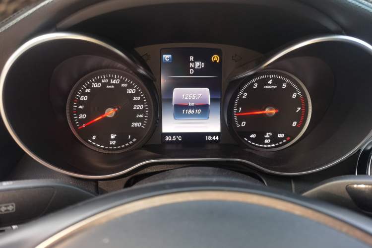Used Mercedes-Benz C-Class 2015 C 180 L Sport Edition Instrument Cluster