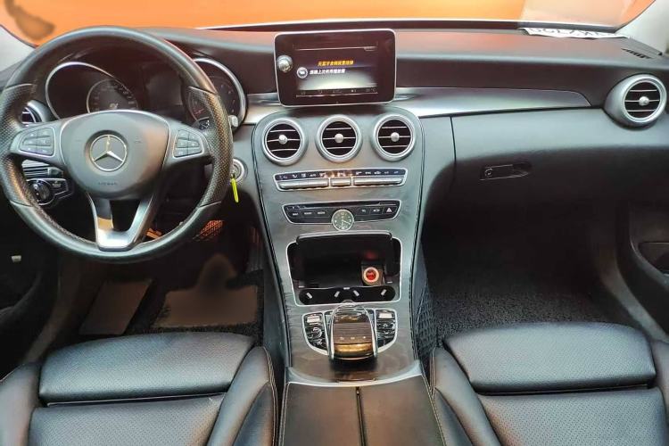 Used Mercedes-Benz C-Class 2015 C 200 station wagon Interior 1