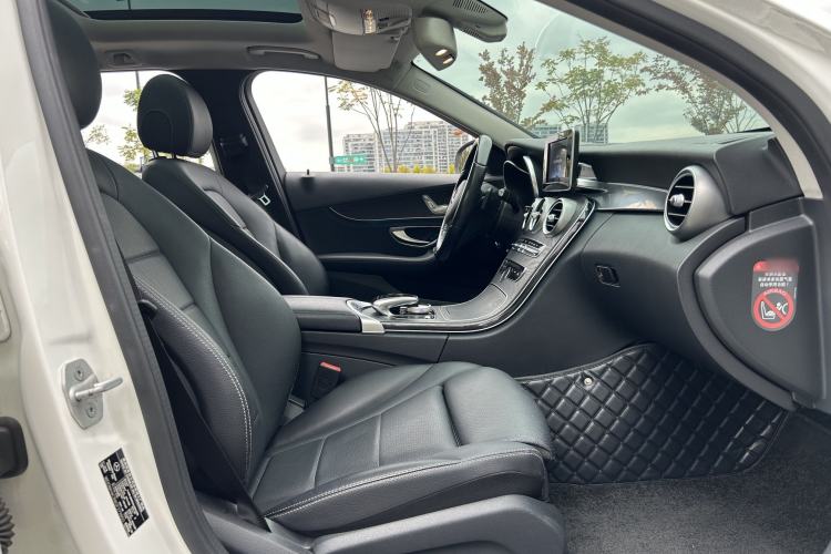 Used Mercedes-Benz C-Class 2015 C 200 station wagon Interior 1