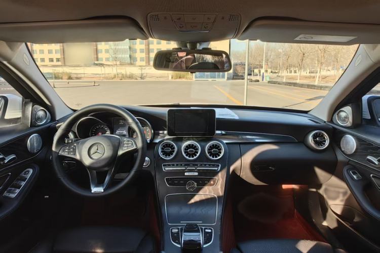 Used Mercedes-Benz C-Class 2015 C 200 station wagon Interior 1