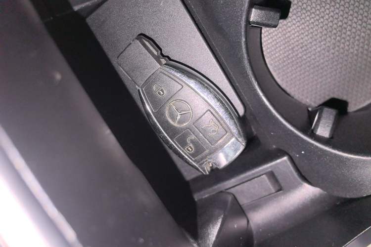 Used Mercedes-Benz C-Class 2015 C 200 station wagon Interior 1