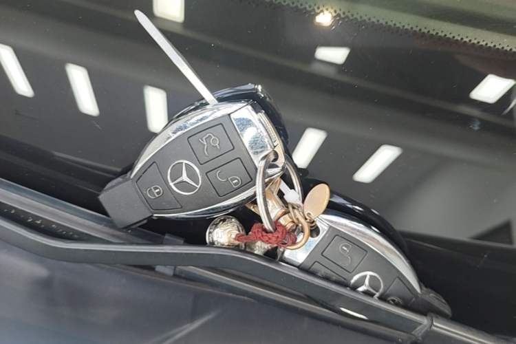 Used Mercedes-Benz C-Class 2015 C 260 L Interior 1