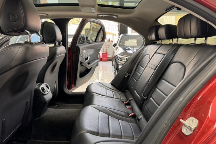 Used Mercedes-Benz C-Class 2015 C 200 L Sport Edition Interior 1