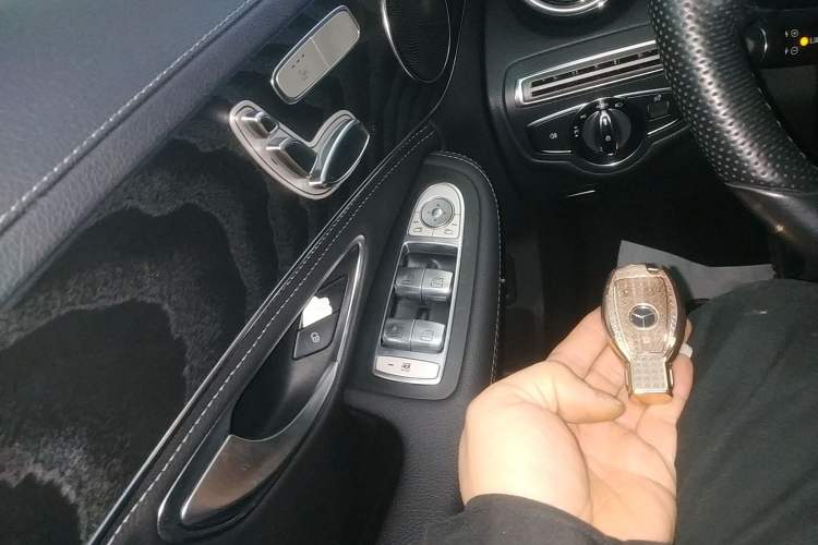 Used Mercedes-Benz C-Class 2015 C 200 L Sport Edition Interior 1