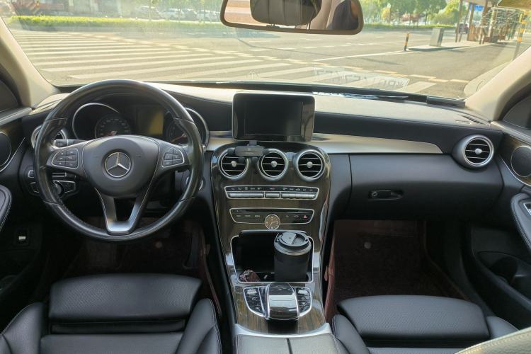 Used Mercedes-Benz C-Class 2015 C 200 L 4MATIC Interior 1