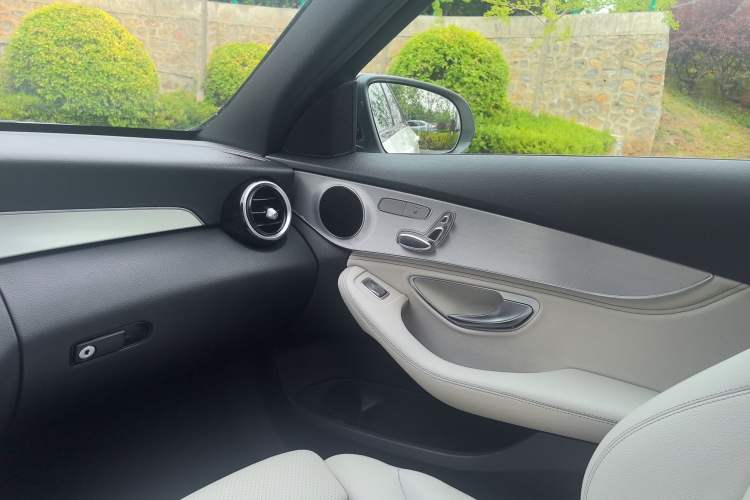 Used Mercedes-Benz C-Class 2015 C 200 Sport Edition 4MATIC Interior 1