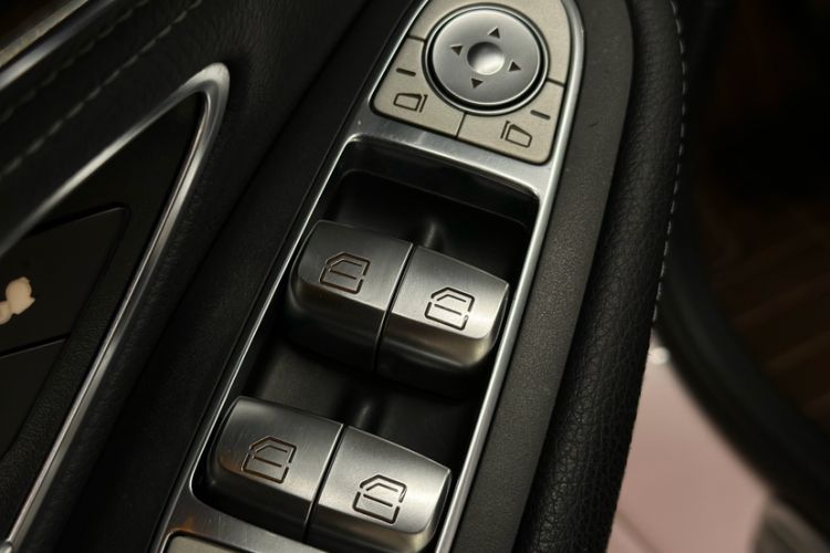 Used Mercedes-Benz C-Class 2015 C 200 L 4MATIC Interior 10