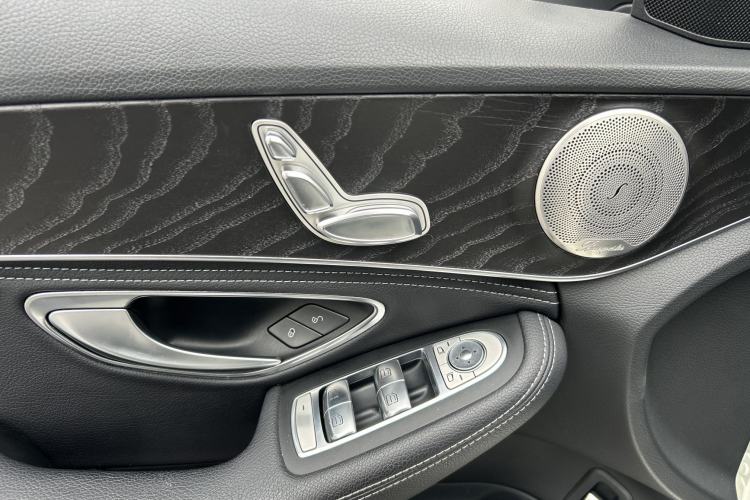 Used Mercedes-Benz C-Class 2015 C 200 station wagon Interior 14