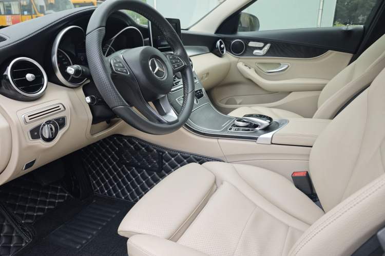 Used Mercedes-Benz C-Class 2015 Revised C 200 L Sport Edition Interior 2