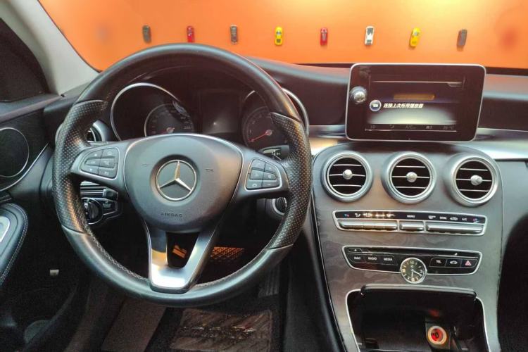 Used Mercedes-Benz C-Class 2015 C 200 station wagon Interior 2