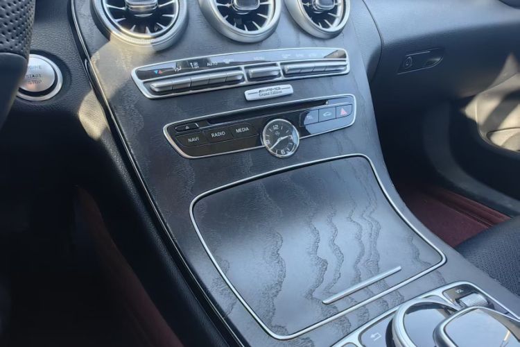 Used Mercedes-Benz C-Class 2015 C 200 station wagon Interior 2