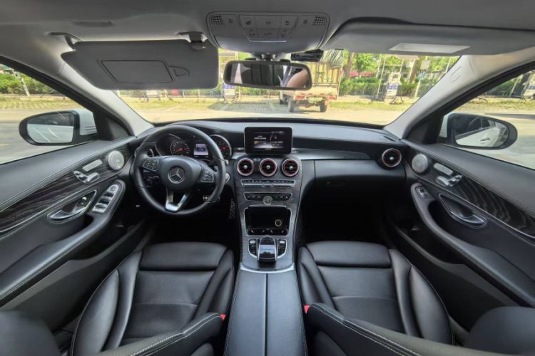 Used Mercedes-Benz C-Class 2015 Revised C 200 L Sport Edition Interior 2