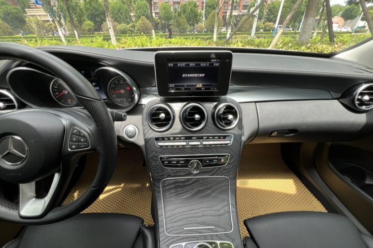 Used Mercedes-Benz C-Class 2015 C 180 L Sport Edition Interior 2