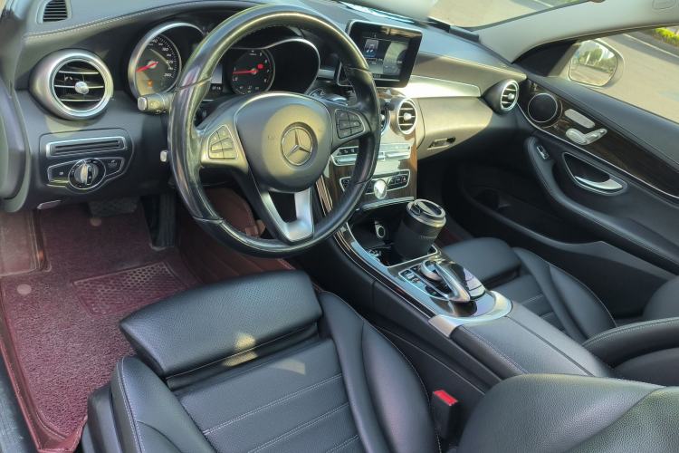 Used Mercedes-Benz C-Class 2015 C 200 L 4MATIC Interior 2