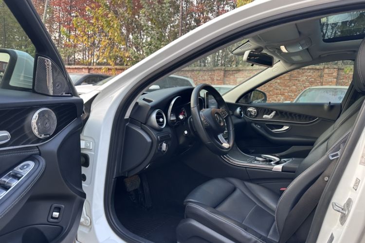 Used Mercedes-Benz C-Class 2015 C 200 station wagon Interior 2