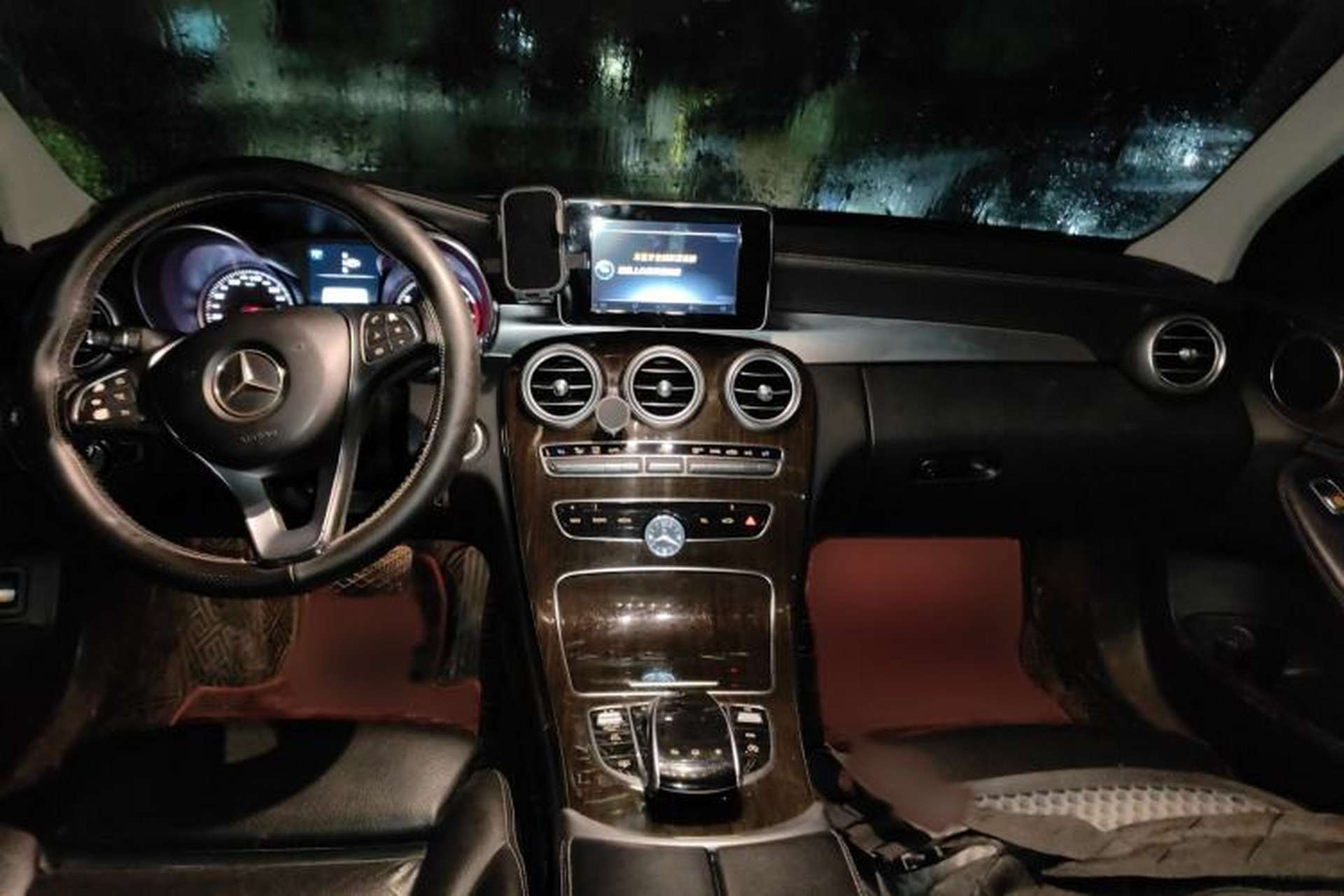 Used Mercedes-Benz C-Class 2015 Facelift C 200 L Interior 2