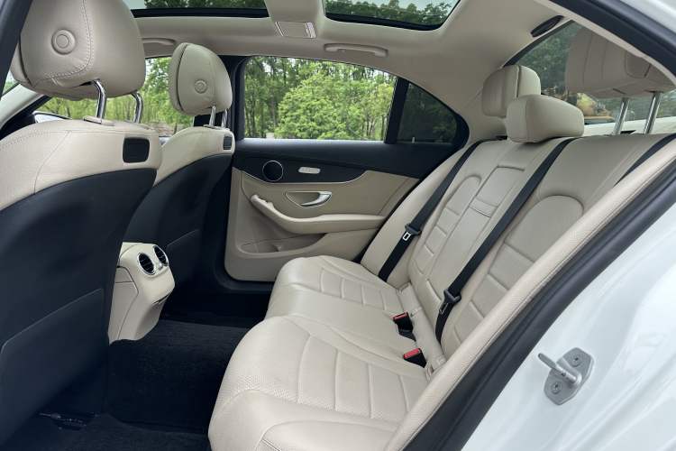 Used Mercedes-Benz C-Class 2015 Revised C 200 L Sport Edition Interior 3